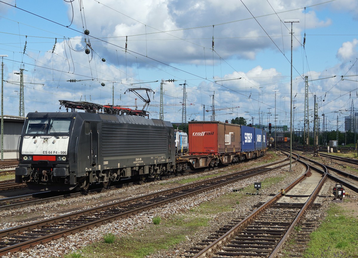 MRCE: Dispolok E 189-096 in Basel Badischer Bahnhof am 23. Juni 2015.
Foto: Walter Ruetsch