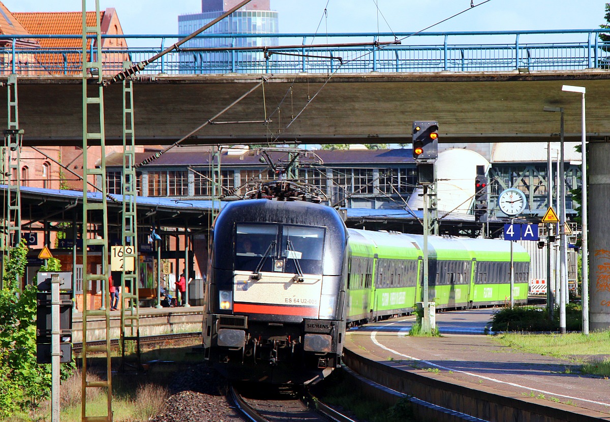 MRCE/Flix 182 505-8 mit Flixtrain Ausfahrt HH-Harburg 28.05.2022