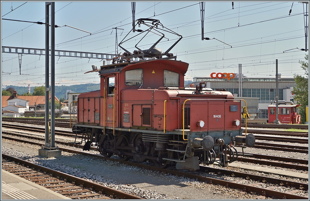 Noch im Sommer 2017 stand die Ee 3/3 16408 (Baujahr 1946) in Biel/Bienne im Einsatz der SBB. 

18. Aug. 2017