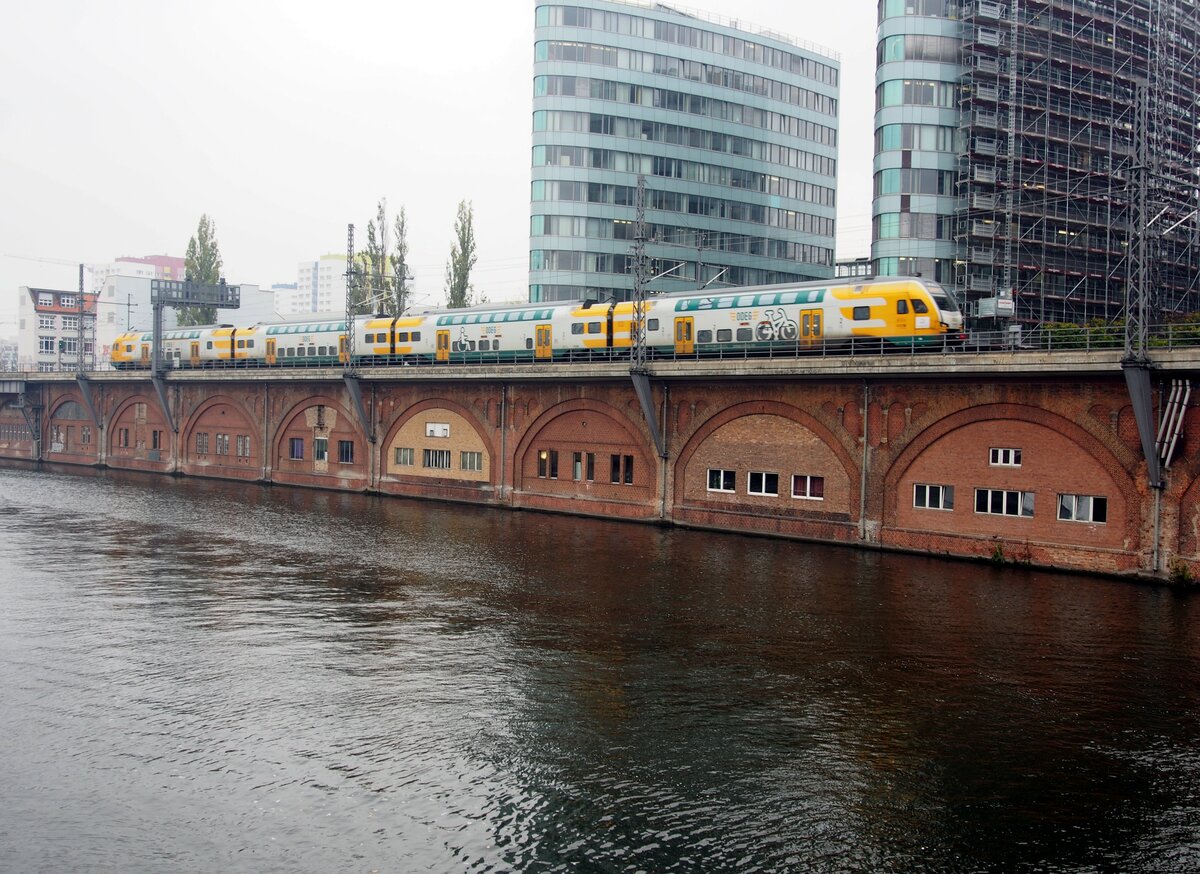 ODEG ET 445 auf der Jannowitzbrücke in Berlin am 24.10.2019.