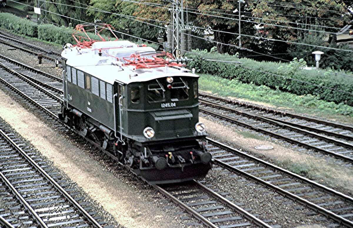 ÖBB 1245.04 in Lindau am 06.09.1998.