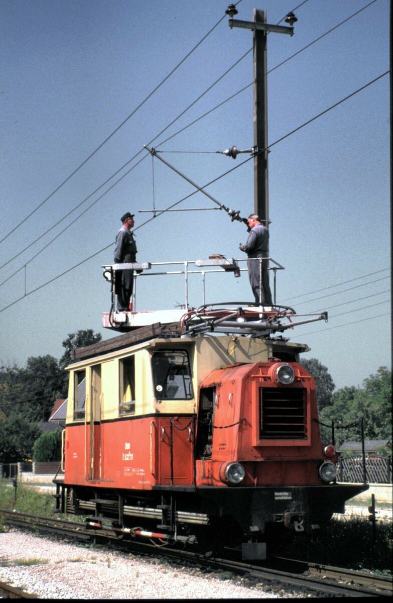 �BB Mariazeller Bahn MzB X 532s.01 Turmtriebwagen bei Arbeiten in Hofstetten-Gr�nau am 04.08.1986.
