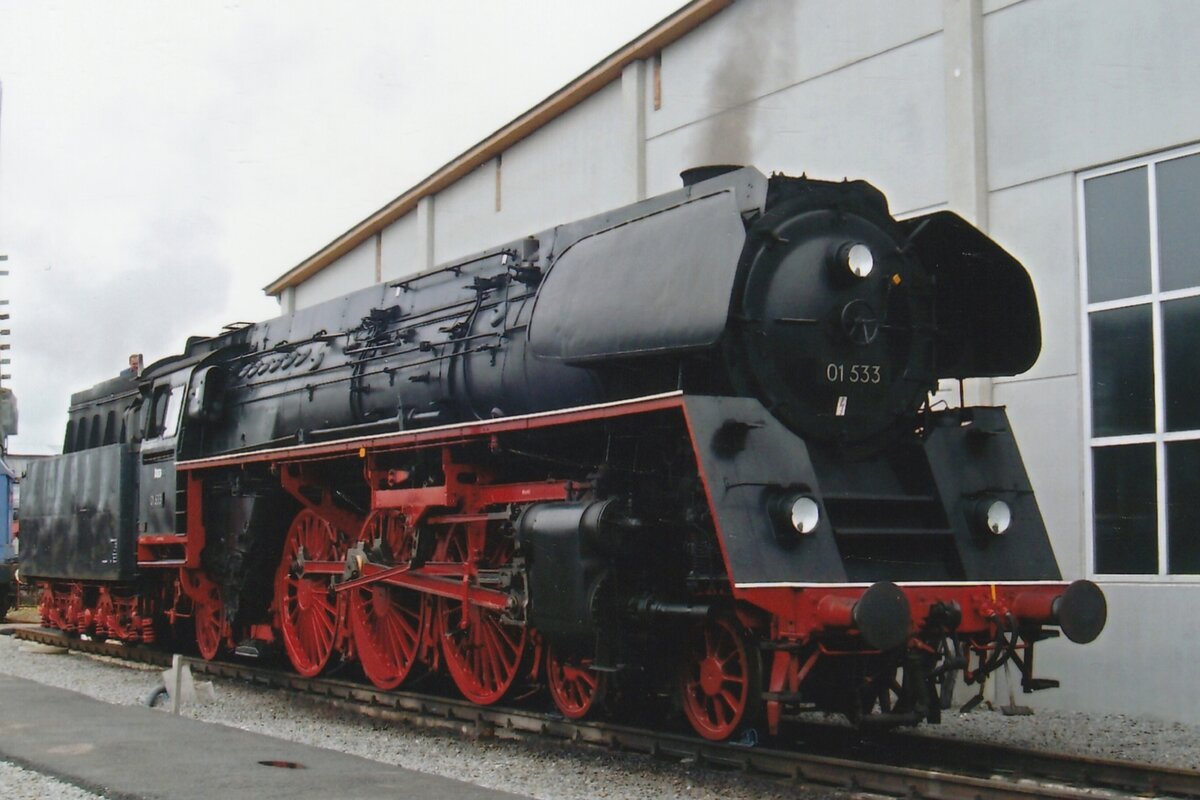 �GEG 01 533 steht am 30 Mai 2009 ins Lokpark Ampflwang.