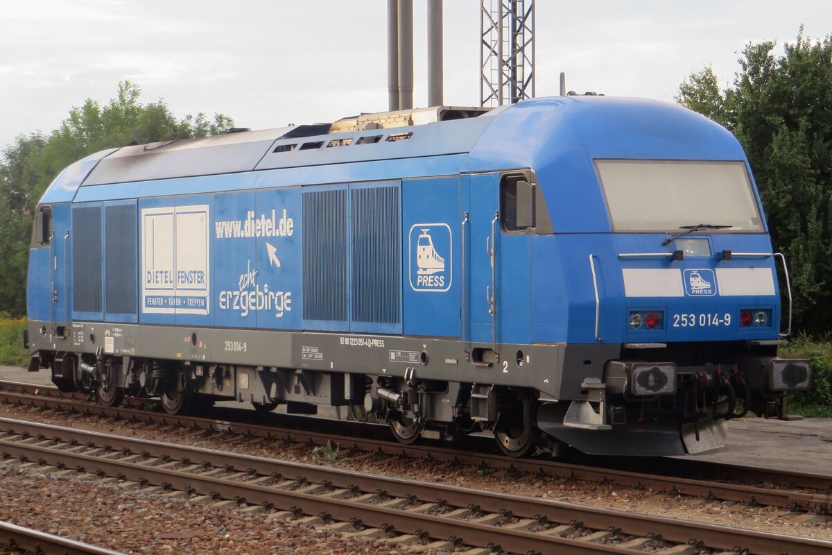 PRESS 253 014 findet sichselbst zur�ck in Praha-Uhrineves als S�ldner bei Metrans, 10 September 2022.