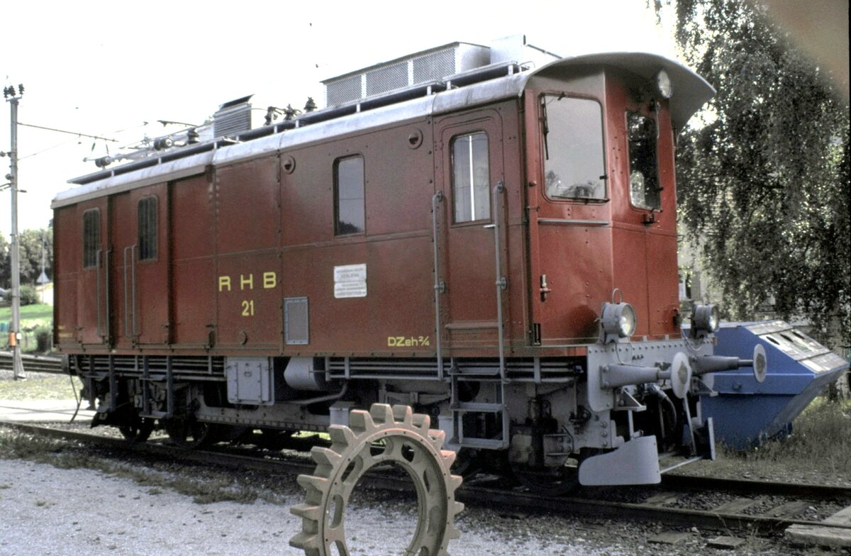 RHB DZeh 2/4 Nr.21 der Rorschach-Heiden-Bahn in Heiden am 10.07.1993.