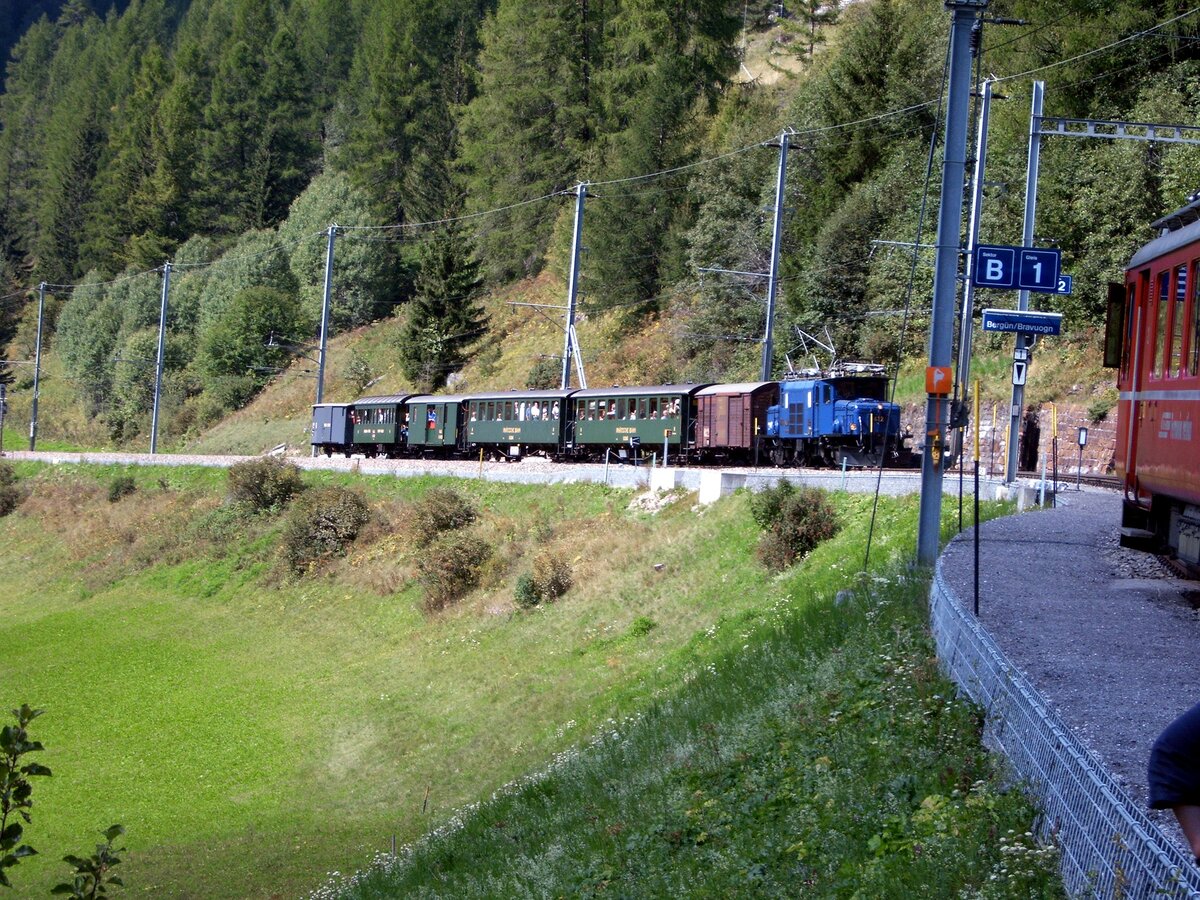 RhB Ge 6/6 I Nr.412 in Bergün am 04.09.2005.