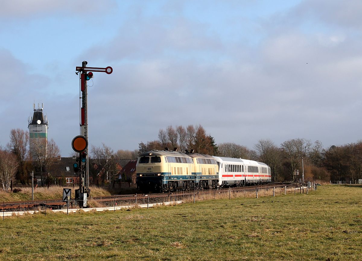 RP 218 490 + 218 480 vor IC 2310 nach Westerland in Lindholm 26.02.2021