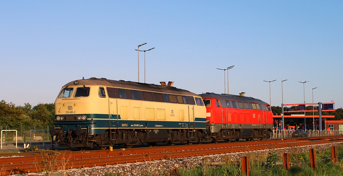 RPRS 218 480 und 218 390 auf Rangierfahrt in Niebüll 01.09.2021