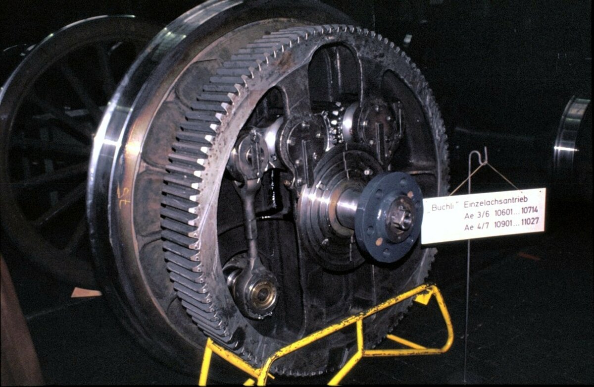 SBB Betriebswerkstatt Zürich, Tag der offenen Tür am 25.10.1980. Aufarbeitung einer Ae 4/7 - Buchli-Antrieb Funktionsdarstellung.