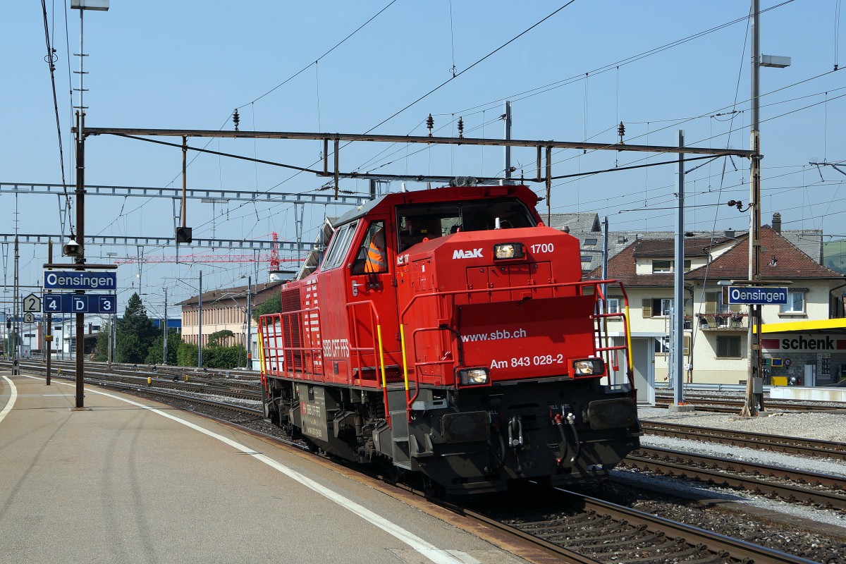 SBB: MAK 1700 Am 843 028-2 anlässlich der Bahnhofsdurchfahrt Oensingen am 3. Juli 2015.
Foto: Walter Ruetsch