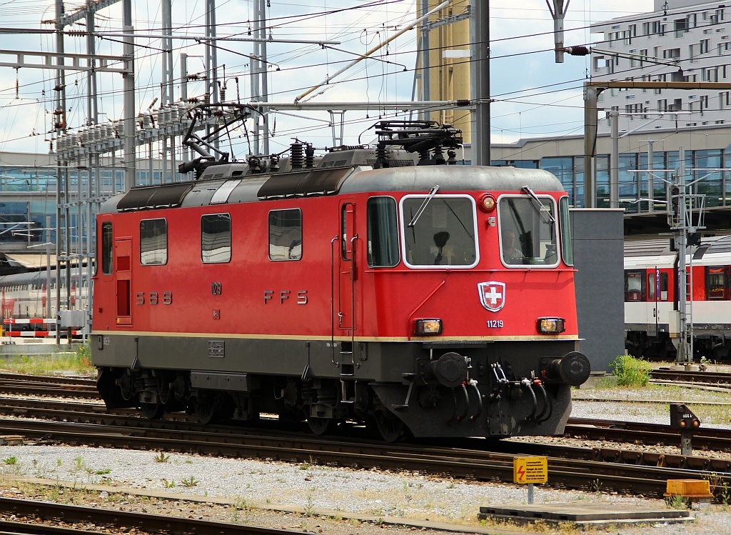 SBB Re 4/4 II 11219, Bhf Basel SBB, 01.06.12