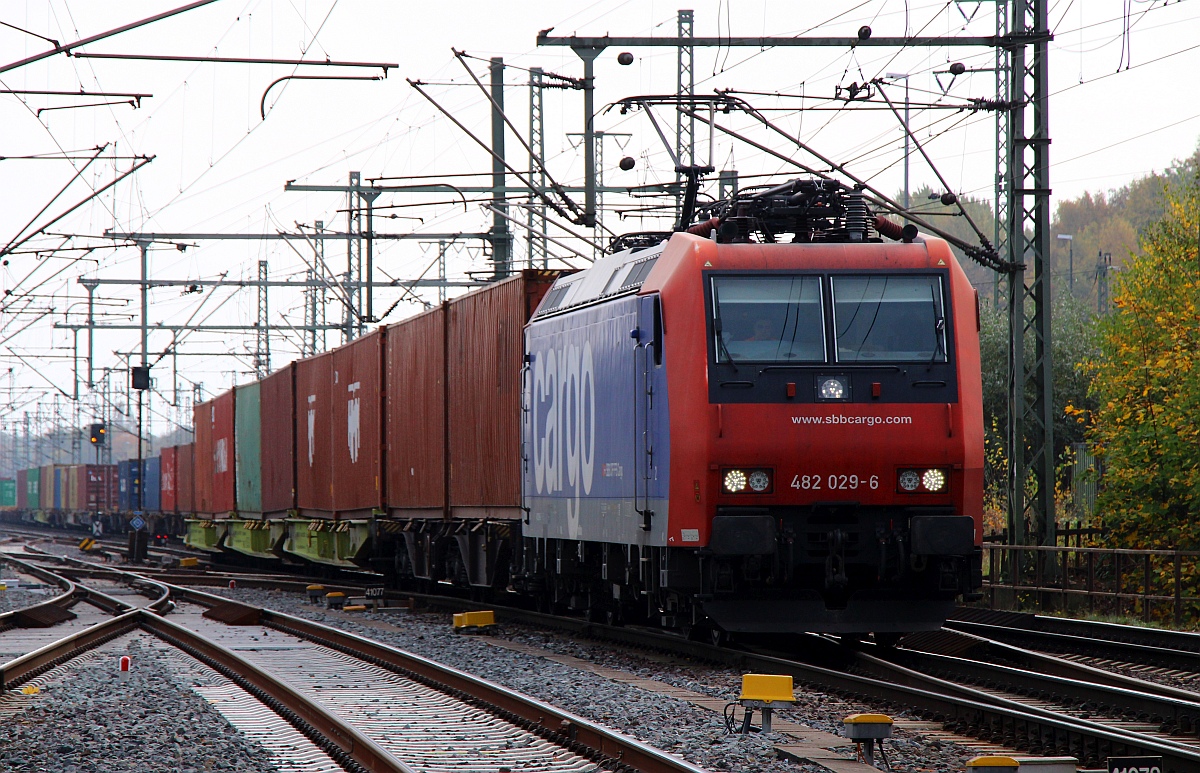SBBC 482 029-8 mit Containerzug HH-Harburg 29.10.2022