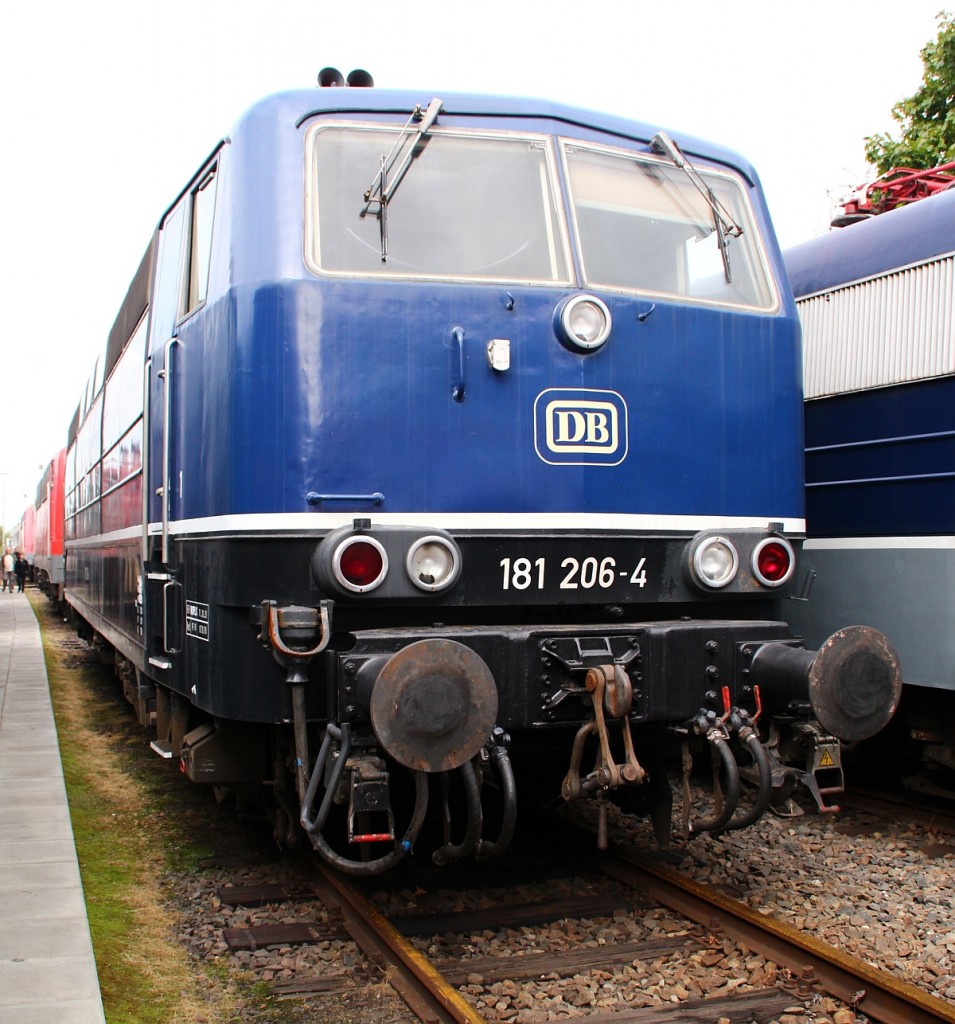 Schmuckstück in geeigneter Farbgebung...181 206-4 gehört zum Fuhrpark des DB Museum Koblenz Lützel. 29.09.2012(üaVinG)