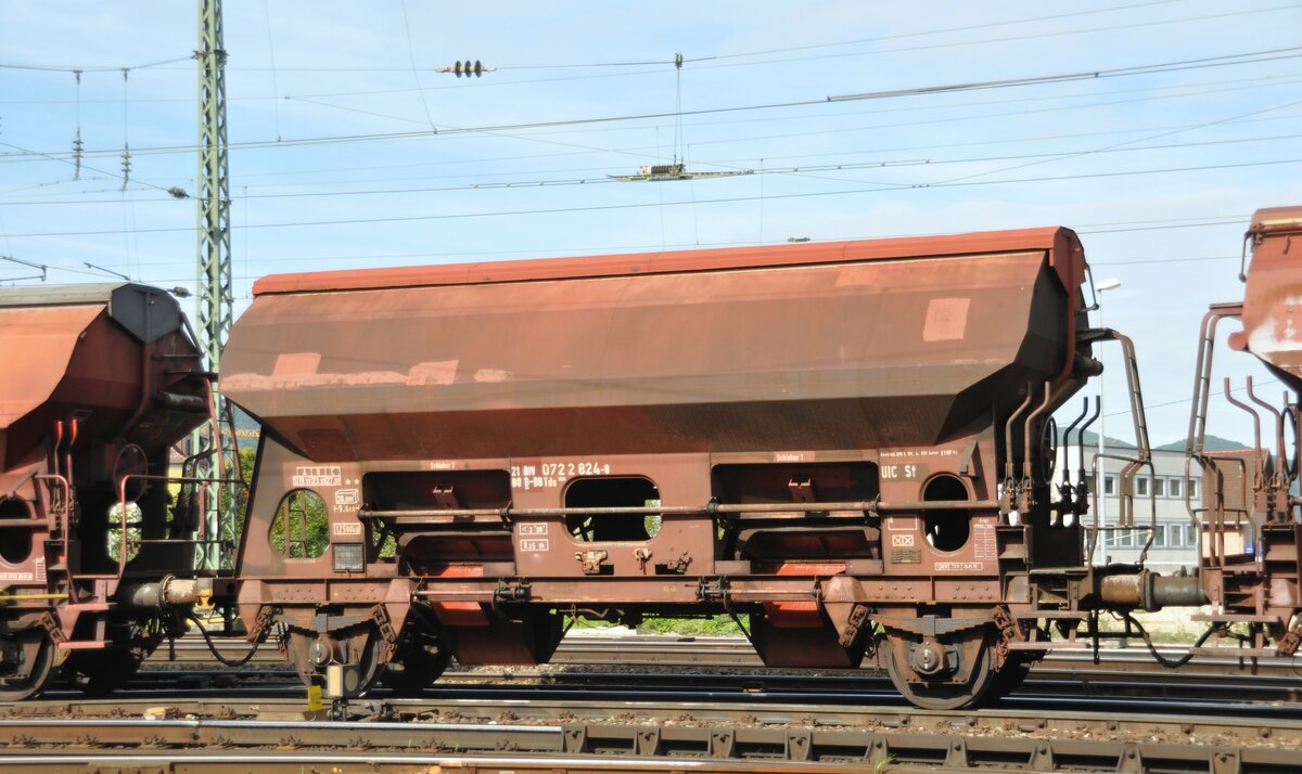 Sch�ttgutwagen Tds 930 in Geislingen/Steige am 11.09.2010.