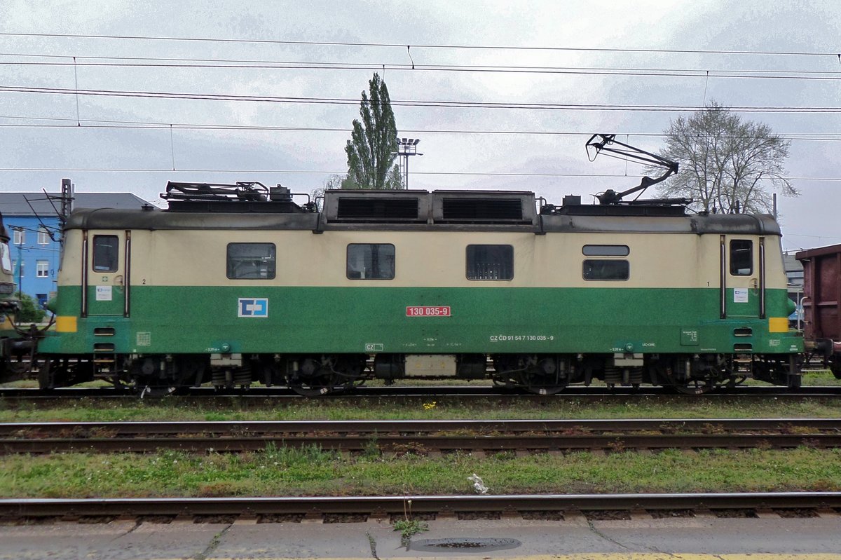 Seitenblick auf 130 035 in Ostrava hl.n. am 27 Mai 2015.