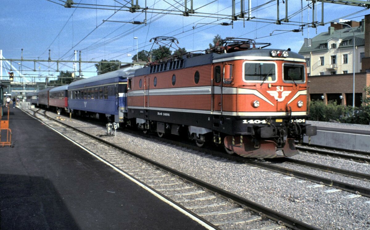 SJ Rc 6 Nr.1404 in Hallsberg am 05.08.1994.