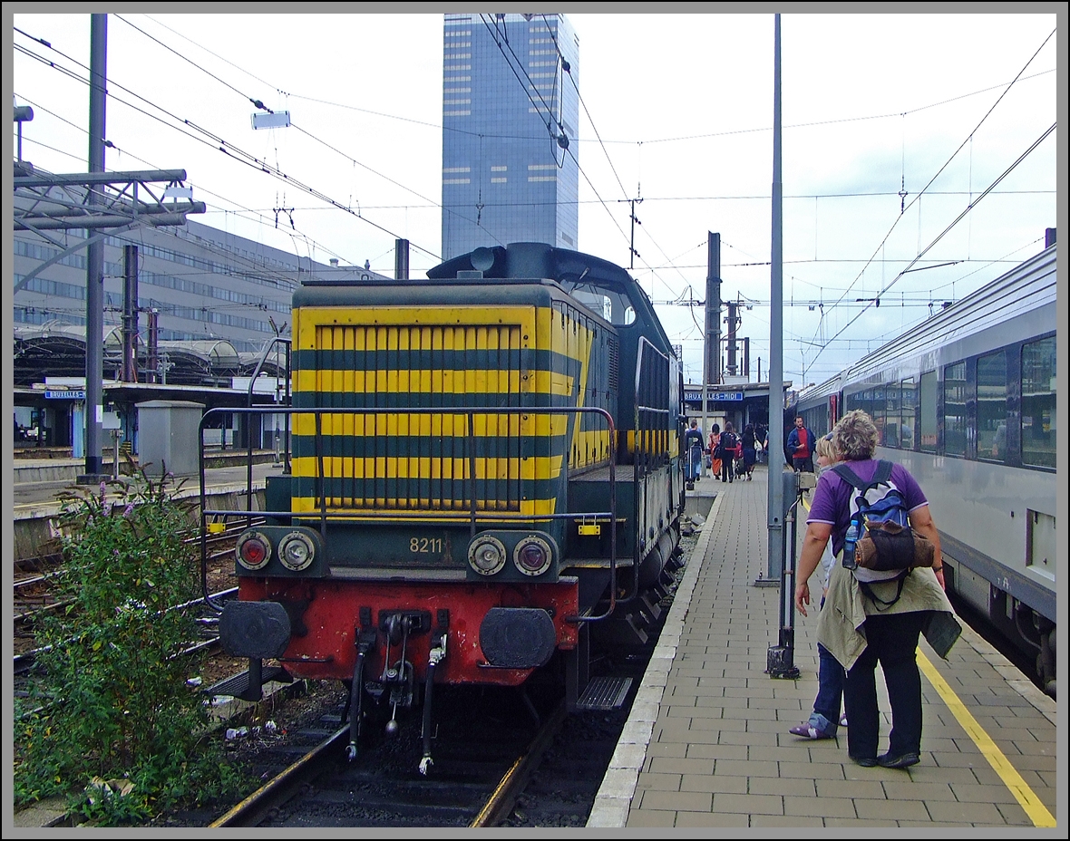 SNCB/NMBS HLD 8211 (ex 262.011)abgestellt am 02.08.2009 im Bahnhof Bruxelles-Midi.
Die Lok ist Baujahr 1966 