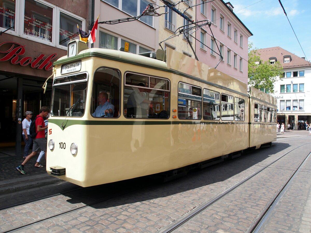 Stra�enbahn / Stadtverkehr; Freiburg;    GT 4 Nr.100 von Rastatt Baujahr 1959 in der Innenstadt Freiburg Breisgau am 06.07.2019.