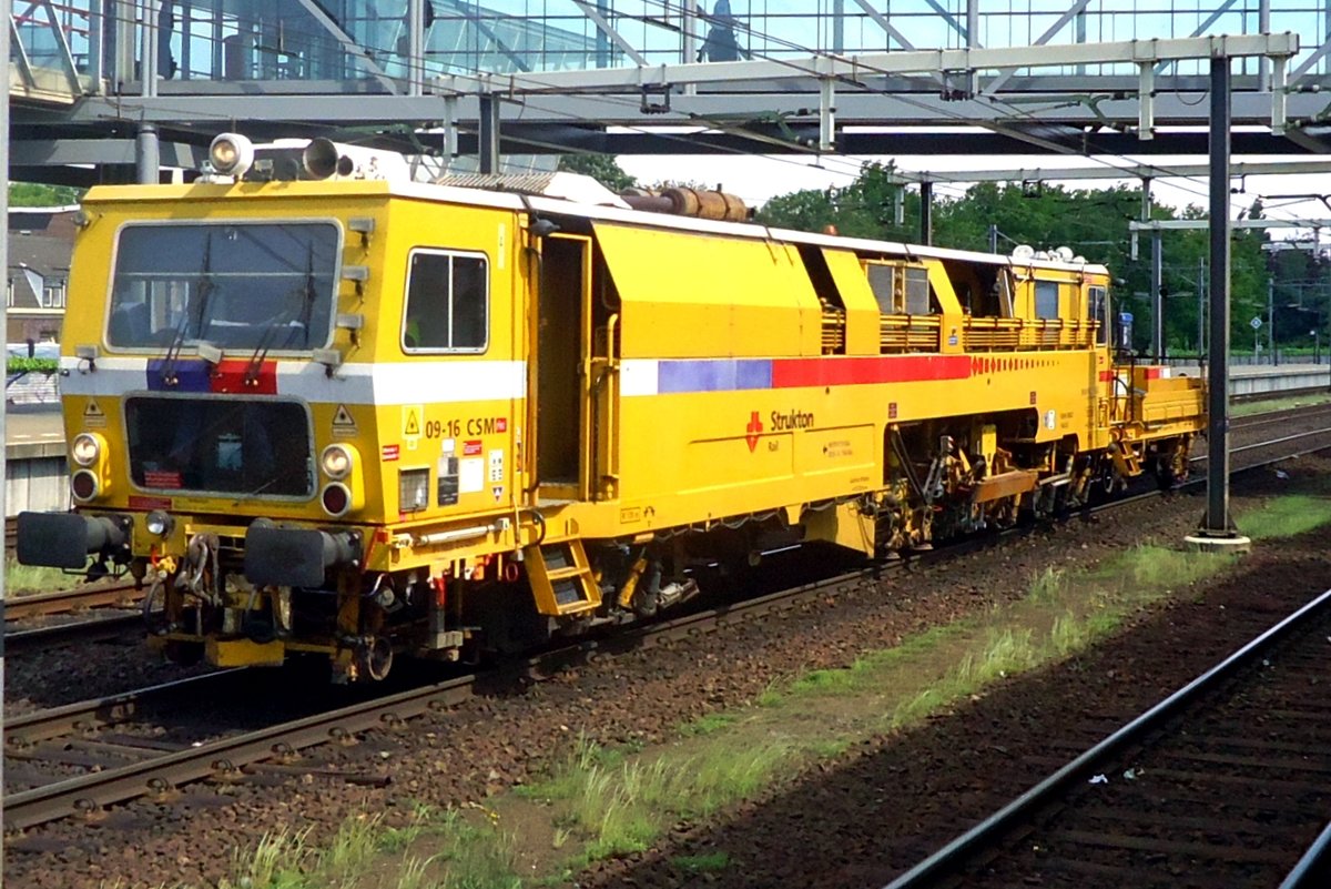 Strukton 09-16 CSM durchfahrt am 30 Mai 2013 Boxtel.