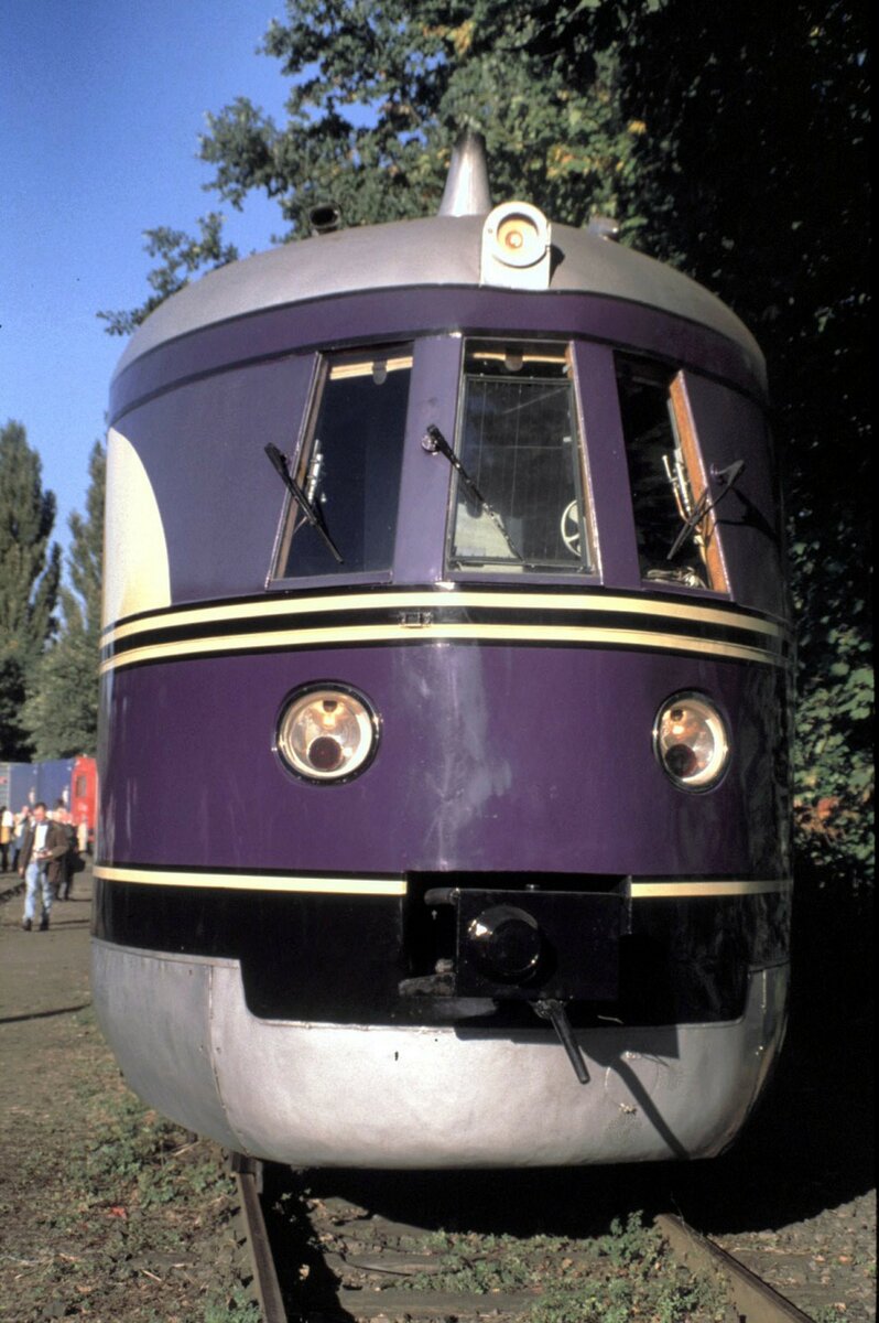 SVT 137 beim Jubiläum 100 Jahre DB Museum Nürnberg am 16.10.1999.