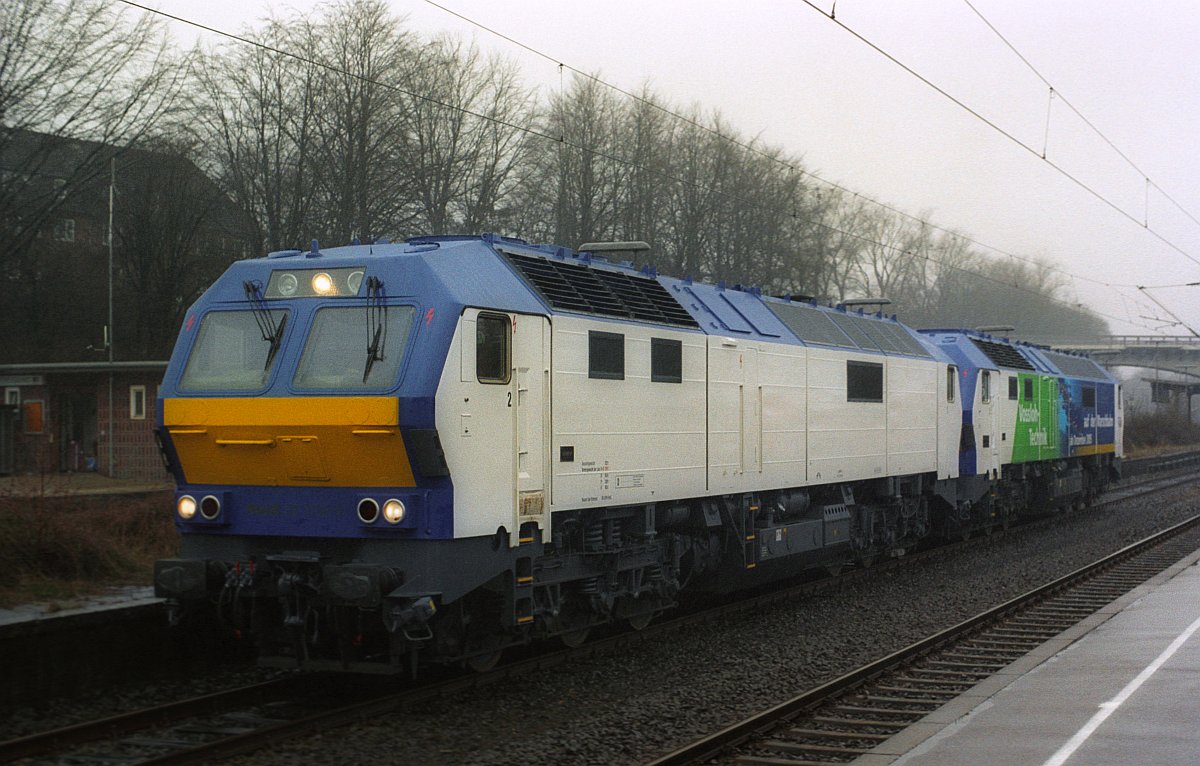 Testfahrten....MaK DE 2700-07 und 09 im Bahnhof Flensburg. 18.03.2005