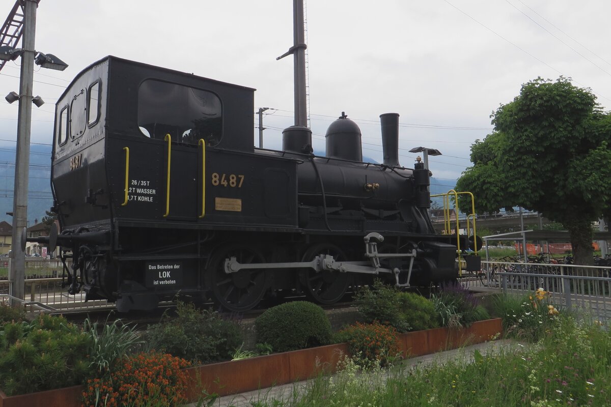 Tigerli 8487 steht auch am 19 mai 2023 in Buchs SG als Denkmallok. 