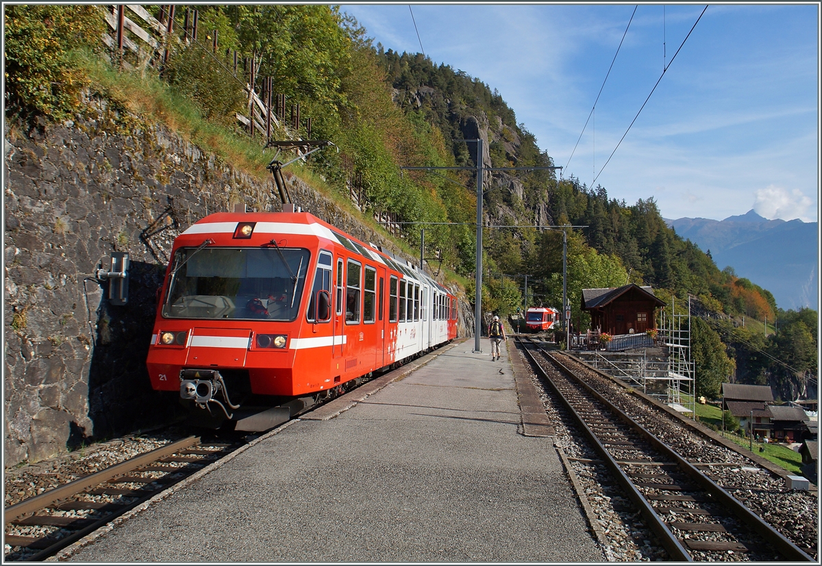 TMR (M-C) BDeh 4/8 21 (SNCF Z800 UIC N° 90 85 838 0821-1 CH-TMRSA) unterwegs nach Le Châtelard Frontière in Le Trétien.
3. Okt. 2014