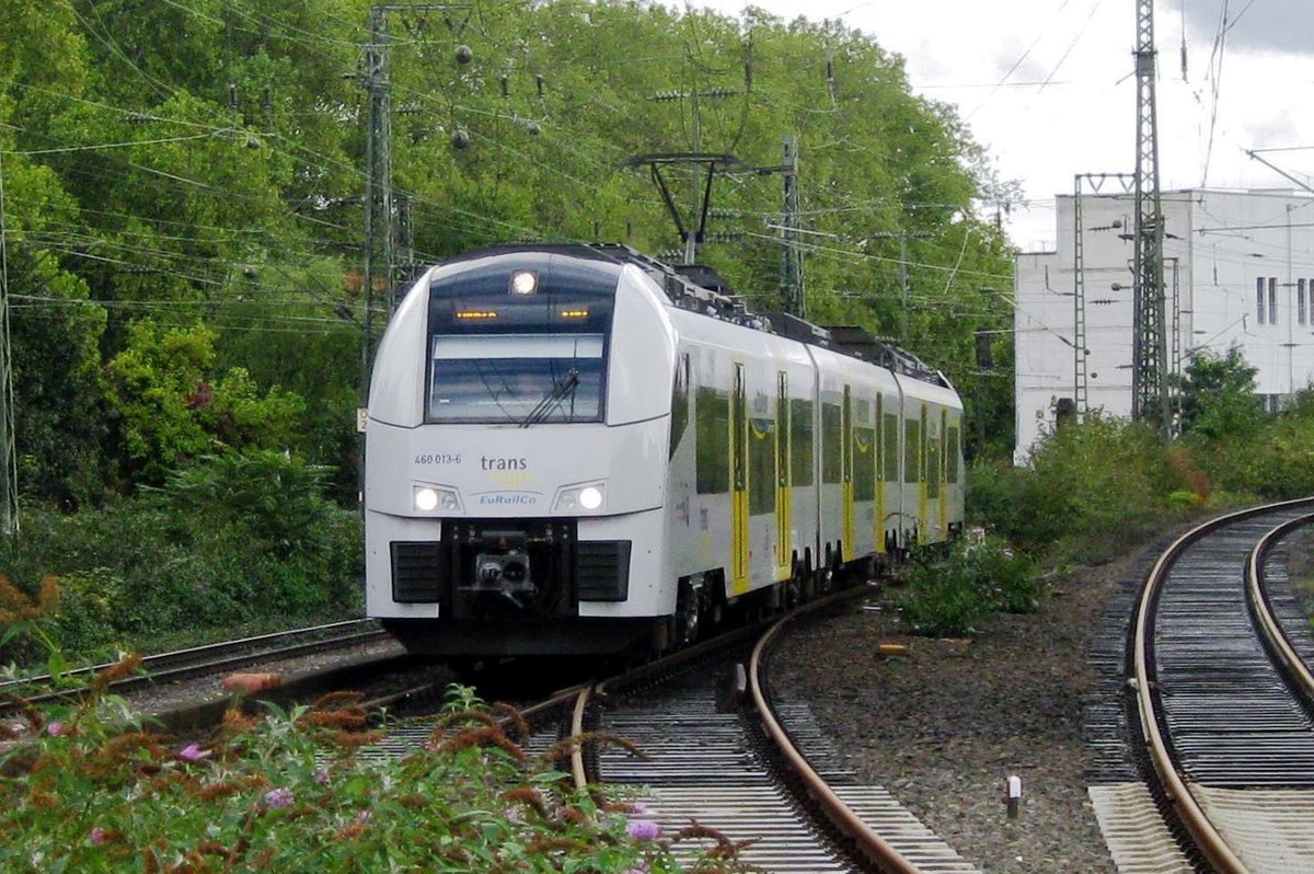 TransRegio 460 013 treft am 27 September 2010 in K�ln S�d ein.