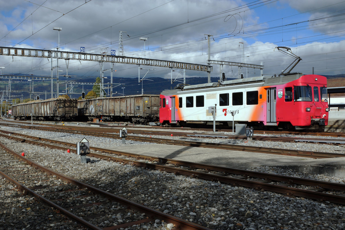 TRAVYS/YStC: Zuckerrübenverkehr in Yverdon-les-Bains mit dem Be 4/4 1 am 20. Oktober 2016. Eventuell sind Rübenzüge auf dieser Strecke bald Geschichte.
Foto: Walter Ruetsch