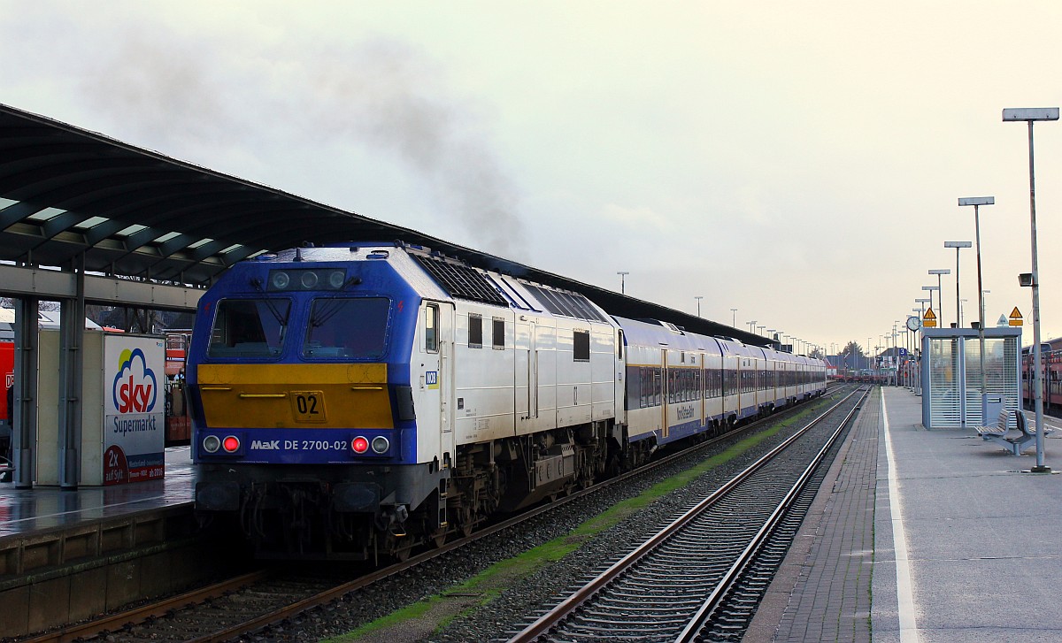 VL/NOB 1251 002-2 verlässt hier als Schublok einer NOB nach Hamburg den Bahnhof Westerland. 17.11.2015