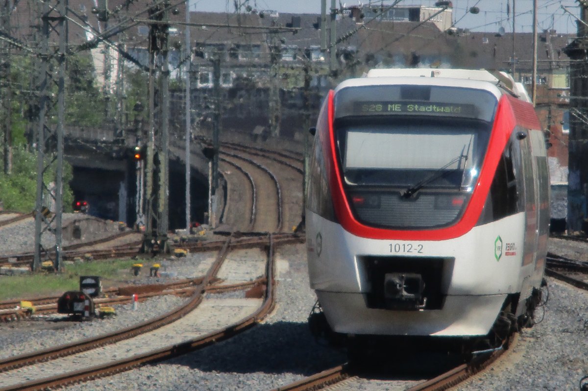 Volmetalbahn 1012-2 verl�sst am 22 Mai 2017 D�sseldorf Hbf.