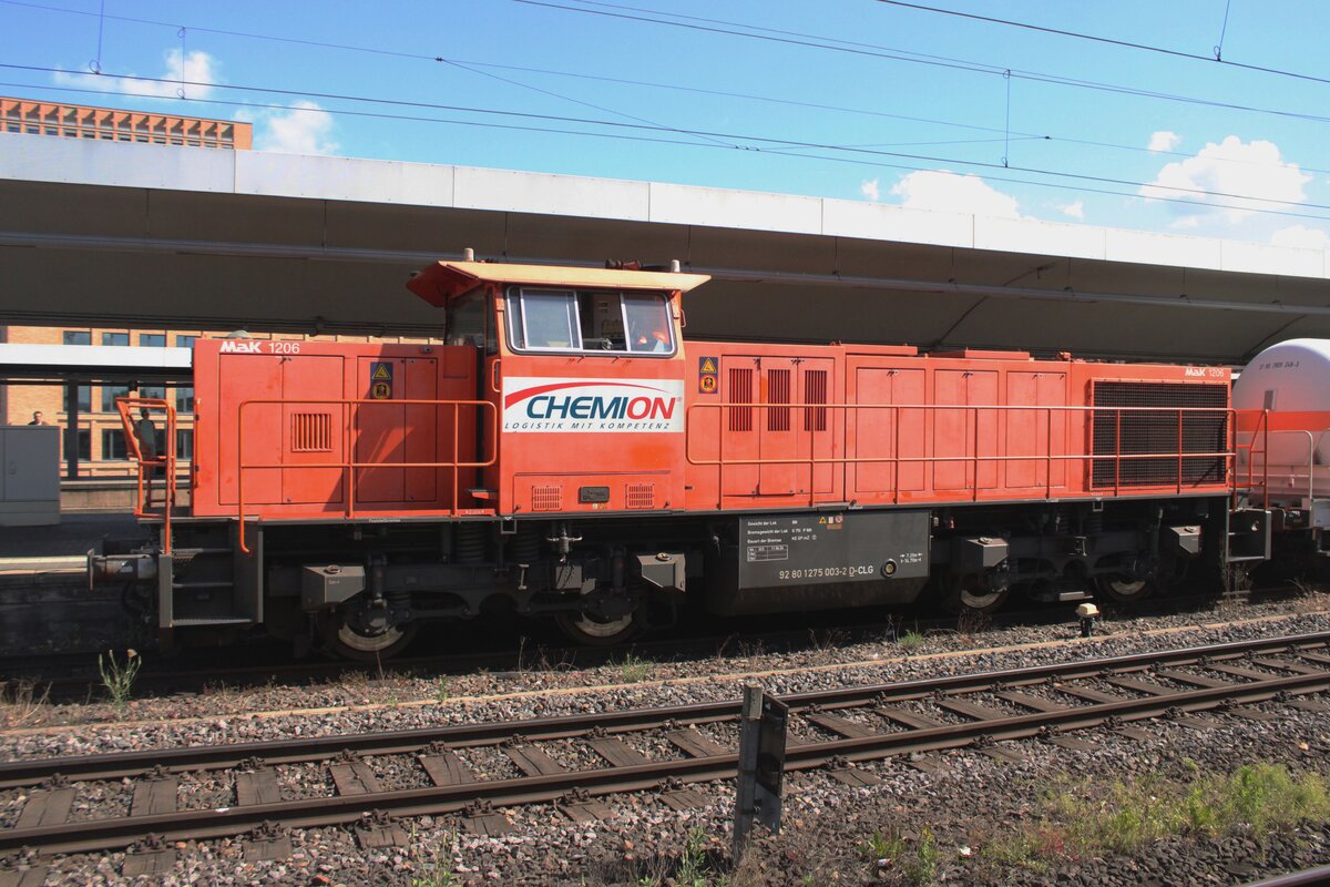 Während das lange warten in Köln Messe/Deutz auf das lahmgelegter Fernverkehr könnte am 16 Mai 2025 Chemion 1275 003 fotografiert werden.