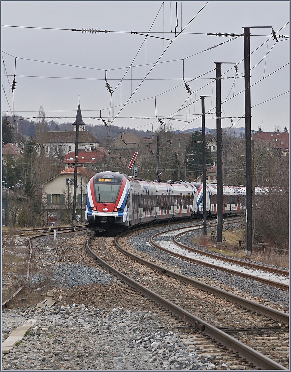 Weiterhin interessant ist natürlich auch, in Prigny die SBB LEX RABe 522 im Frankreich-Einsatz erleben zu können. 

Im Bild: Zwei SBB RABe 522 auf der Fahrt von Annecy nach Coppet als SL2 kurz nach der Abfahrt.

13. Feb. 2020