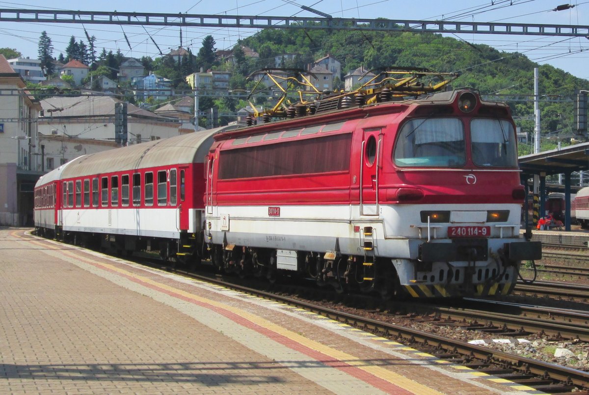 ZSSK 240 114 verl�sst Bratislava hl.st. am 12 September 2018.