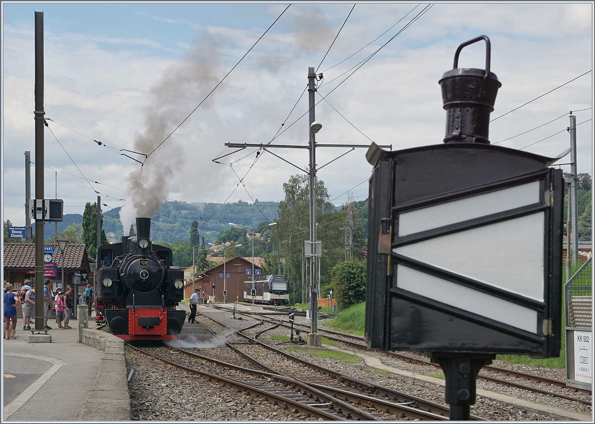 Zur Rückfahrt bereit: Die Blonay-Chamby Bahn G 2x 2/2 105 mit ihrem Dampfzug nach Chaulin in Blonay. 

28. Juni 2020