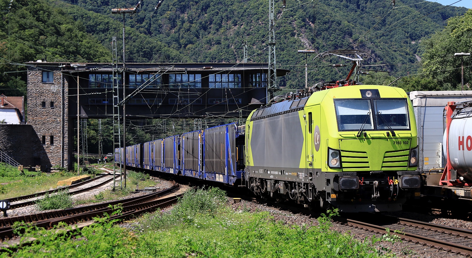 ATLU 7193 102-9 REV/MMAL/04.02.25 mit Touax Autotransport Zug. Bingen 09.08.2025