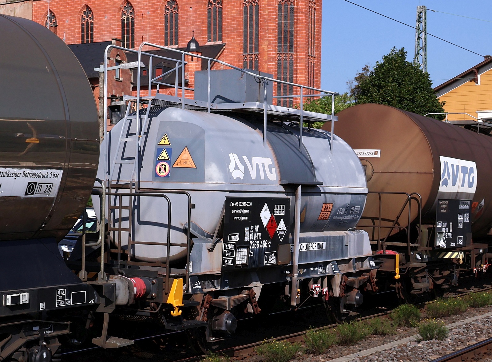 D-VTG 23 80 7366 466-2 Gattung Zcs Volumen 16190l beladen mit 663/1238 Methylchlorformiat. Oberwesel 13.08.2025