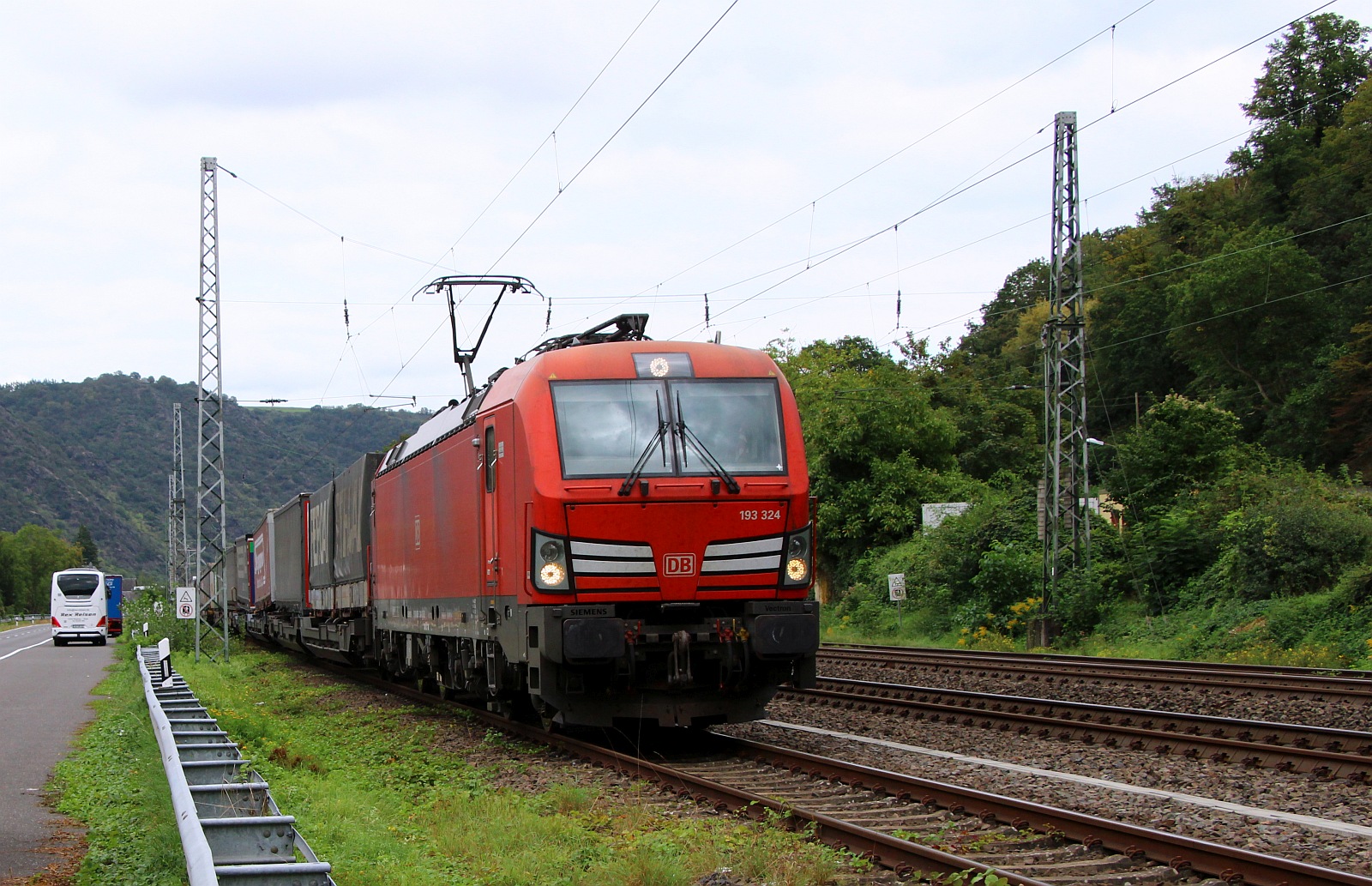 DB 193 324-1, REV/MMAL/09.05.18 mit Fercam KLV in der Ausweiche Boppard-Pellen. 13.09.2023