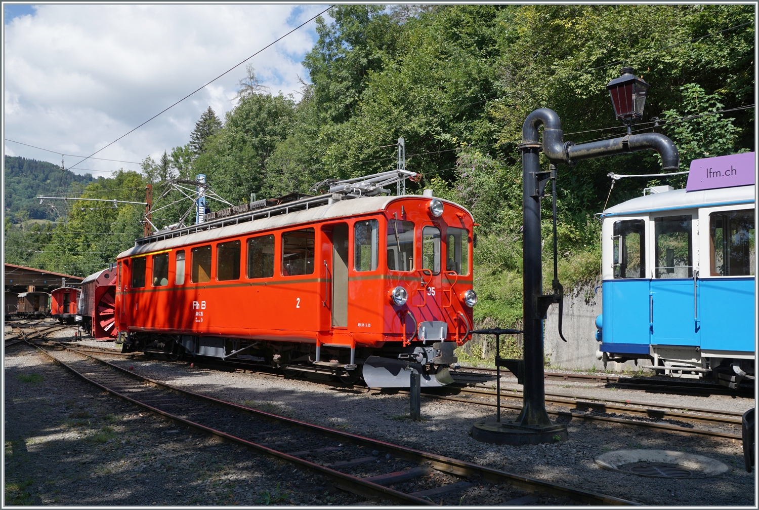 Der RhB Abe 4/4 N° 35 ist heute  nur  zum Rangierdienst in Chaulin im Einsatz. 

5. August 2023