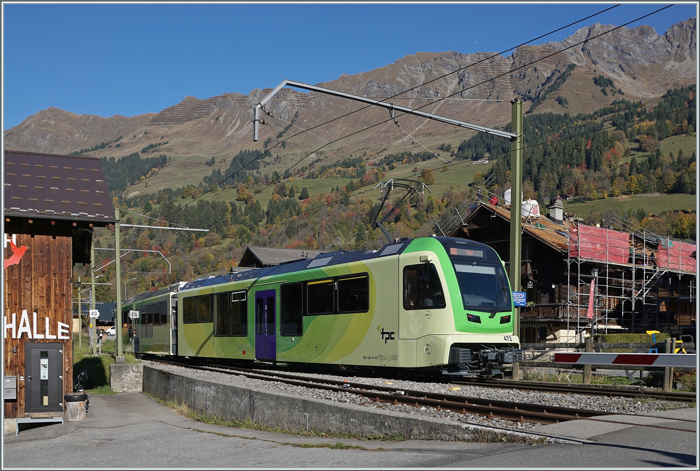 Der TPC ASD ABe 4/8 472 verlässt Les Diablerets als R71 431 nach Aigle.

14. Oktober 2025