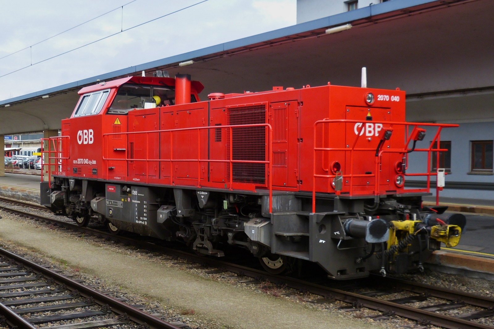 Diesel Lok �BB 2070 040 wartet im Bahnhofsbereich vom Westbahnhof Wien, auf neue Verschiebe Arbeiten. 06.06.2023