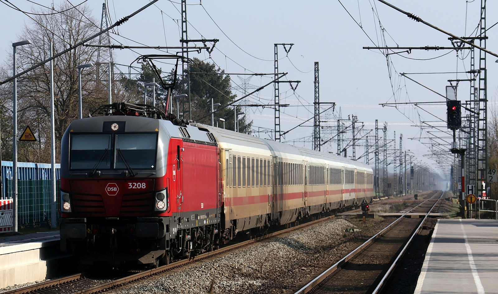 DSB Litra EB 3208 mit EC nach Kopenhagen. Jübek 28.03.2025