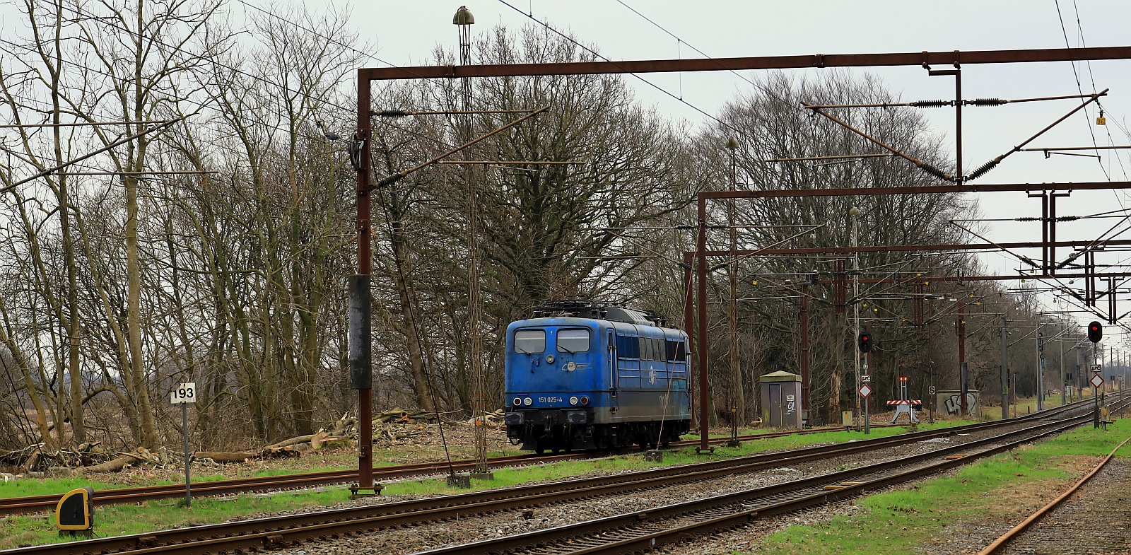 EGP 151 025-4 steht seit einigen Tagen abgestellt in der S�dabstellung Pattburg/DK. 27.02.2024