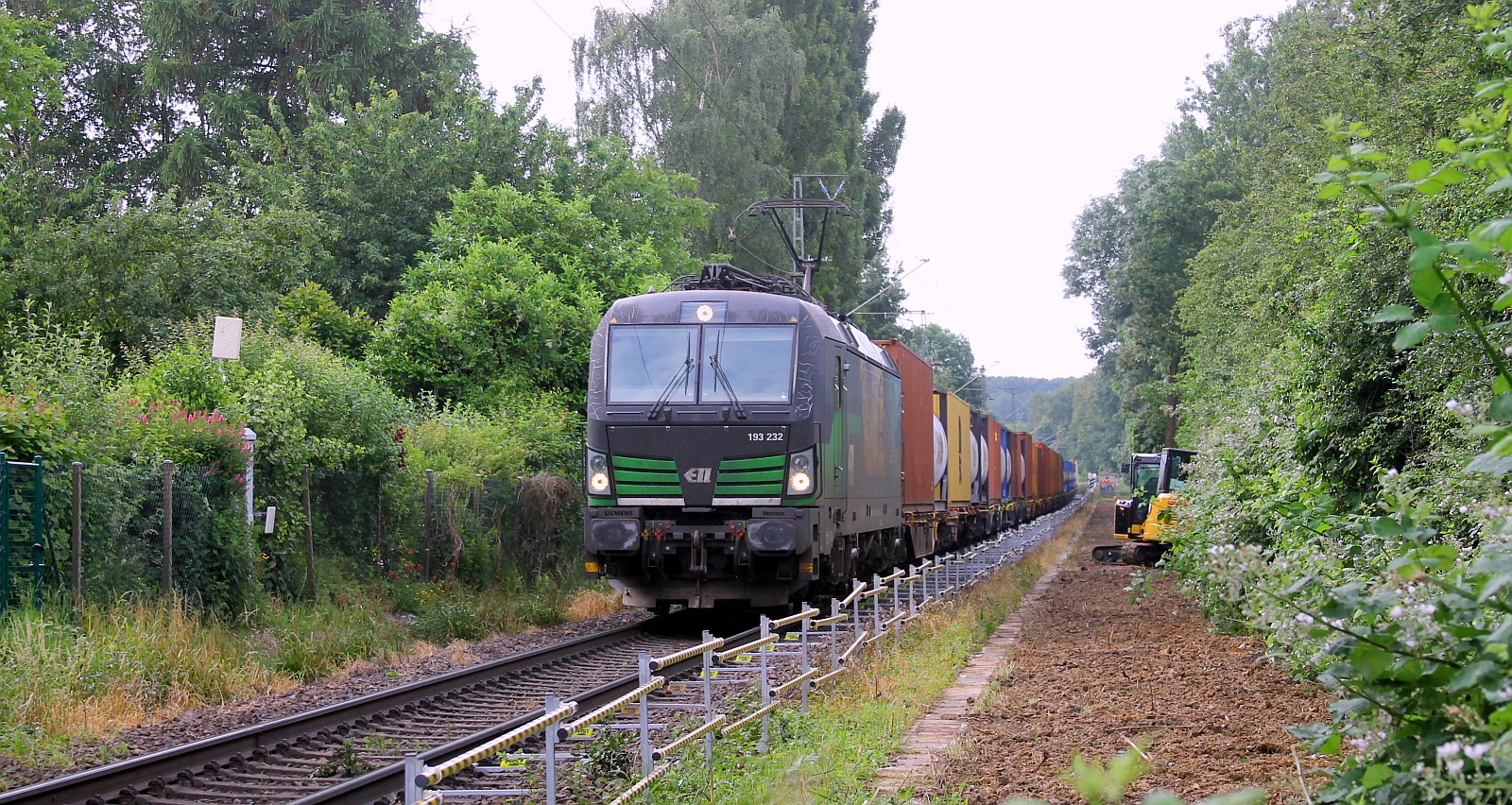 ELOC/LTE 193 232-6 mit Containerzug Bü bei Kaldenkirchen 06.06.2024