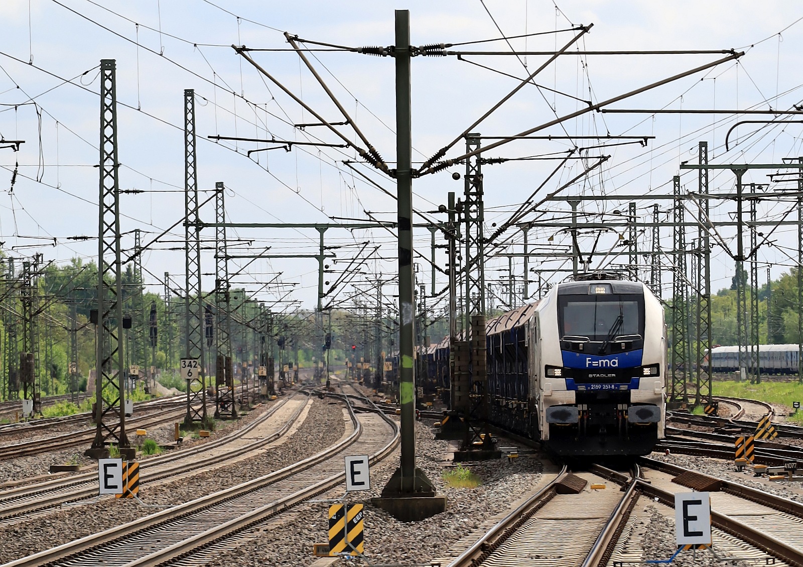 RCP/HHPI 2159 251-8 mit Baustoffzug unterwegs gen Hafen Hamburg. HH-Harburg 04.05.2024