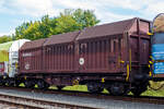 Vierachsiger Drehgestell-Flachwagen mit verschiebbaren Teleskophauben f�r Coiltransporte, 31 81 4665 333-5 A-RCW, der Gattung Shimmns, der Rail Cargo Wagon - Austria GmbH (ein Unternehmen der �BB),