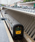 Die Gumminase SNCB/NMBS Triebzug AM 96 - 478 (AM = Automotrice) steht am 03.10.2014 im Bahnhof Lüttich-Guillemins zur Abfahrt bereit.