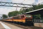 Am 27 September 2009 schiebt NMBS 1187 der IC-Benelux aus Dordrecht nach Amsterdam Centraal über Rotterdam und Den Haag HS.
