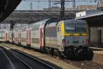 Am 10 Juni 2015 schiebt NMBS 1917 ein IC nach Gent und Oostende aus Bruxelles-Midi aus.