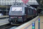 Mit schlichtere Bemahlerung steht am 17 September 2020 ME 1515 in Kobnhgavn mit ein Reisezug nach Koege.